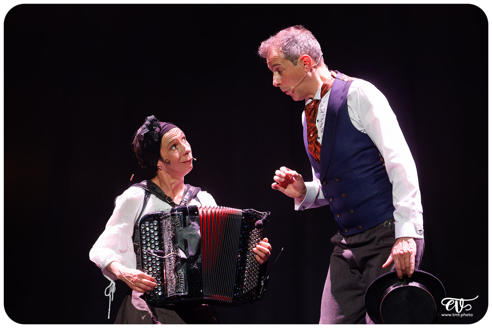 LA CLAQUE (FRED RADIX)